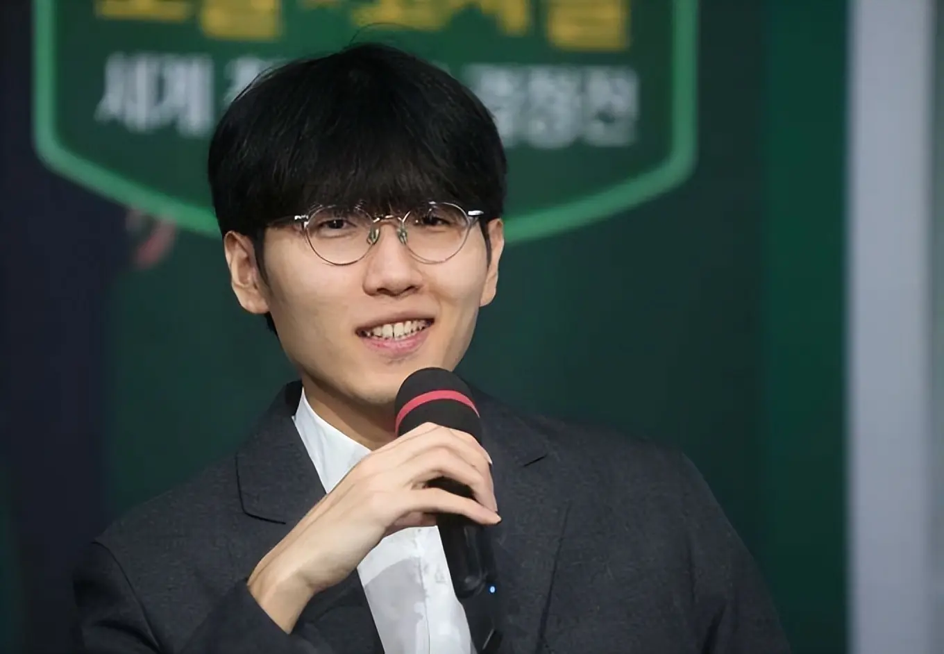 联合主办, 大张旗鼓地, 或者充分有 联合主办, 大张旗鼓地, 或者充分有