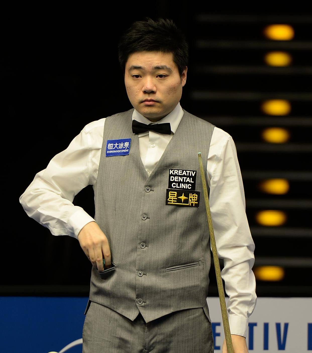 一个胶着 一个胶着