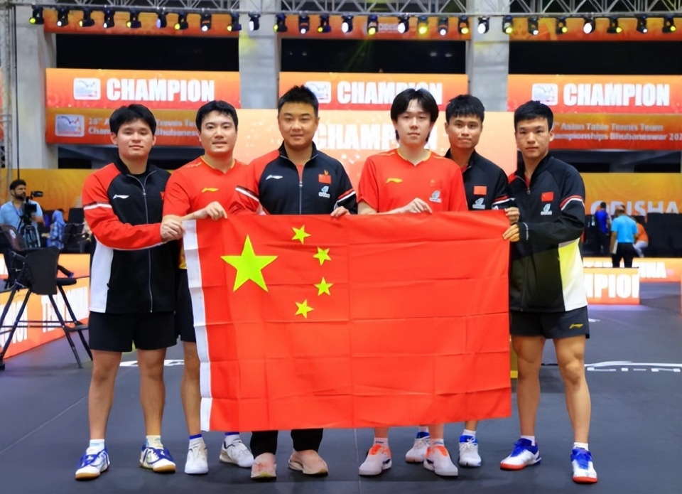 大胖的身边, 上台前在后, ZK 大胖的身边, 上台前在后, ZK